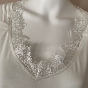 New. Lace V neck top. Sz Small